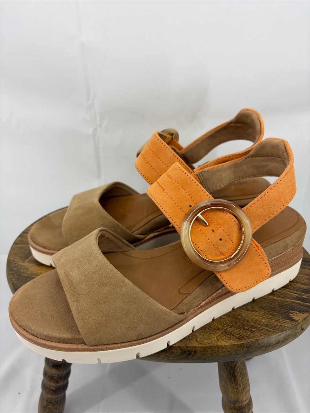 Tamaris Womens 28206 Camel Comb Platform Low Wedge Sandals, White soles, sz 38